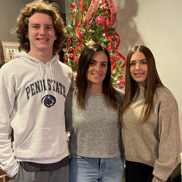 Meet your Posher, Kate - Picture 2 of 3